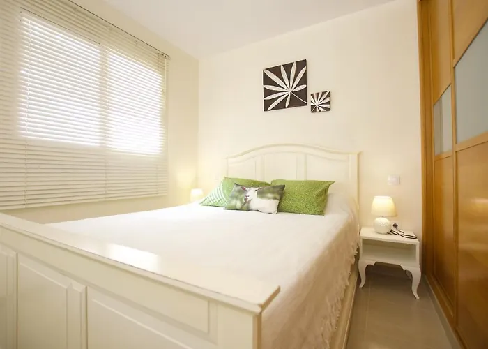 Book Jet - Hibiscus Front Apartment *